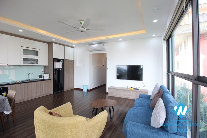 Modern spacious 2-bedroom apartment on Au Co