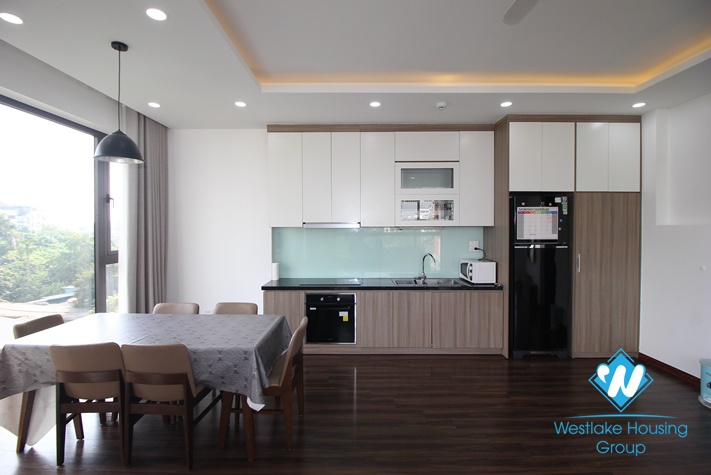 Modern spacious 2-bedroom apartment on Au Co