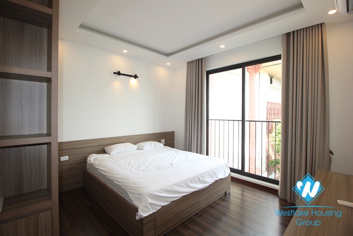 Modern spacious 2-bedroom apartment on Au Co