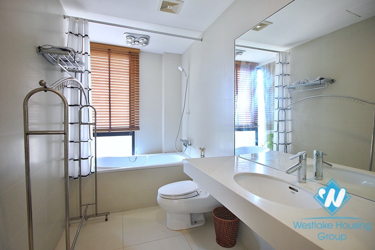 Spacious 1 bedroom apartment for rent in Tu Hoa st, Tay Ho