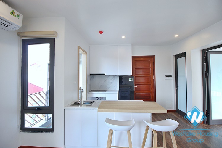 Bright 1 bedroom apartment for rent on Xuan Dieu street, Tay Ho, Ha Noi
