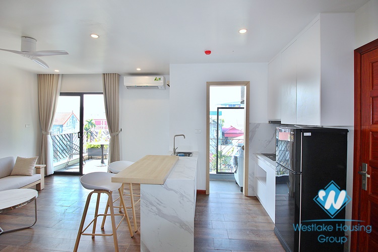 Bright 1 bedroom apartment for rent on Xuan Dieu street, Tay Ho, Ha Noi