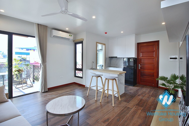 Bright 1 bedroom apartment for rent on Xuan Dieu street, Tay Ho, Ha Noi