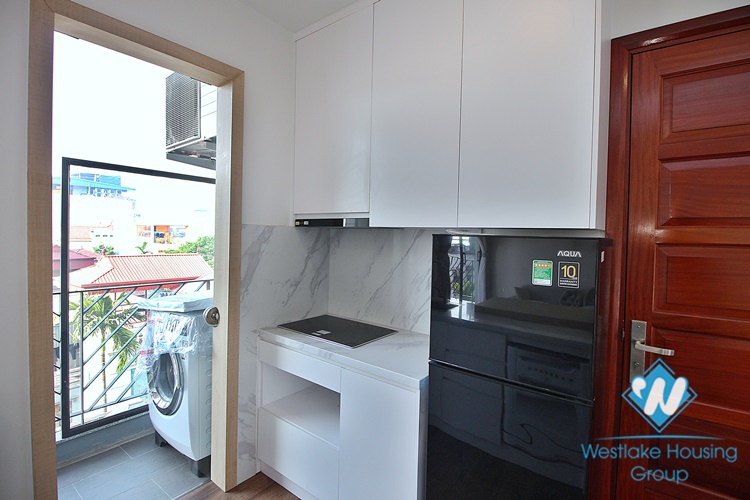 Bright 1 bedroom apartment for rent on Xuan Dieu street, Tay Ho, Ha Noi