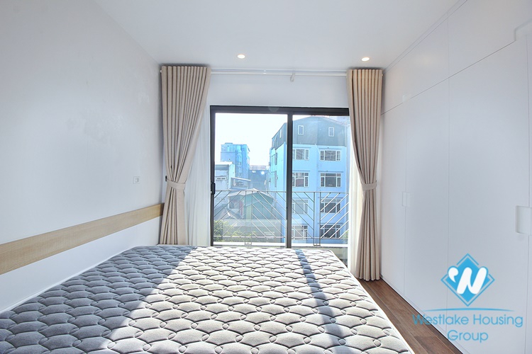 Bright 1 bedroom apartment for rent on Xuan Dieu street, Tay Ho, Ha Noi