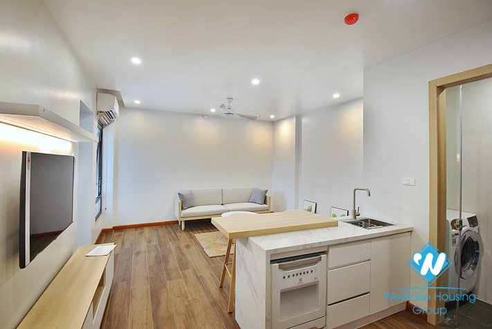 A modern 1 bedroom apartment for rent in Xuan Dieu, Tay Ho, Hanoi