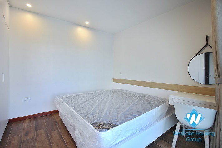 A modern 1 bedroom apartment for rent in Xuan Dieu, Tay Ho, Hanoi