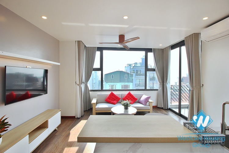 A bright one bedroom apartment for rent in Xuan Dieu street, Tay Ho