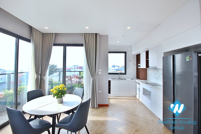 A bright and modern 1 bedroom apartment for rent in Xuan dieu, Tay ho