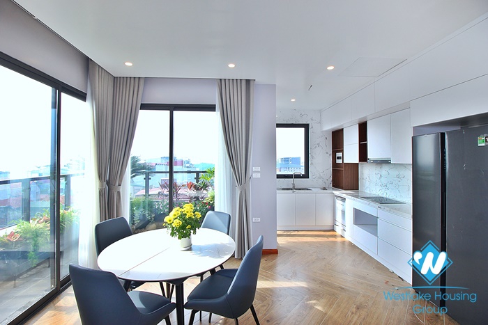 A bright and modern 1 bedroom apartment for rent in Xuan dieu, Tay ho