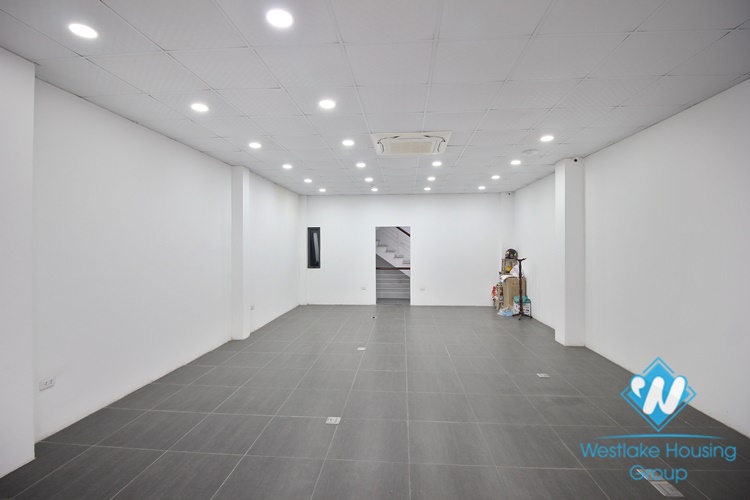 An office for rent in Xuan Dieu street, Tay Ho