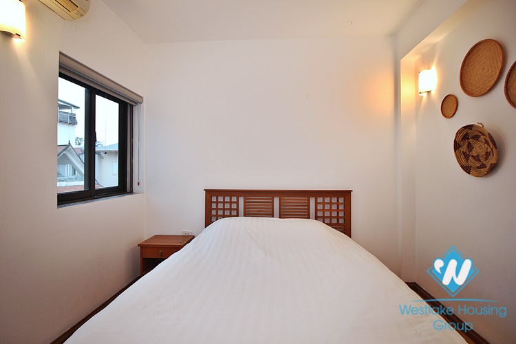 Lake view 2 beds apartment for rent in Tu Hoa street, Tay Ho