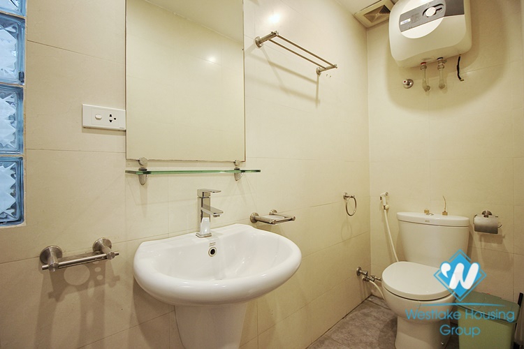 Lake view 2 beds apartment for rent in Tu Hoa street, Tay Ho