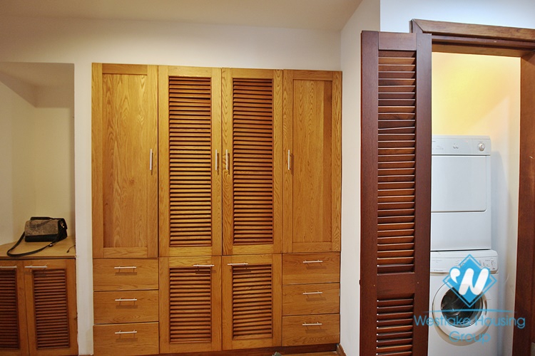 Lake view 2 beds apartment for rent in Tu Hoa street, Tay Ho