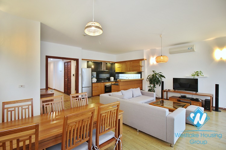 Lake view 2 beds apartment for rent in Tu Hoa street, Tay Ho