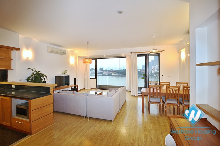 Lake view 2 beds apartment for rent in Tu Hoa street, Tay Ho
