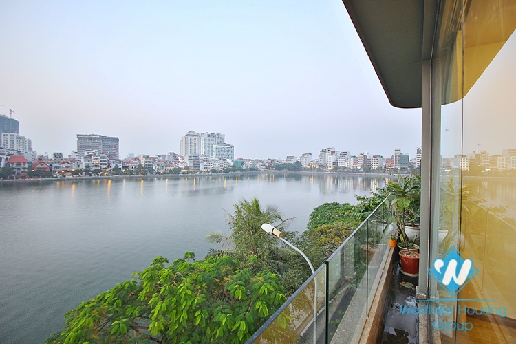 Lake view 2 beds apartment for rent in Tu Hoa street, Tay Ho