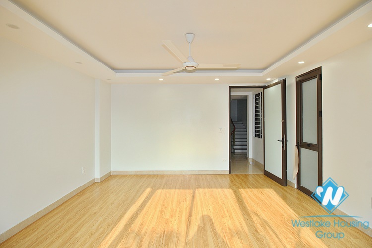 A new 6 beds house for rent in Au Co street, Tay Ho