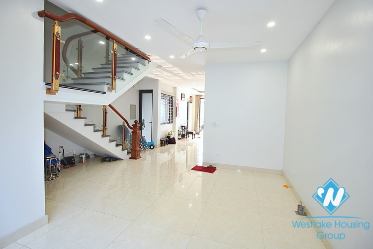 A new 6 beds house for rent in Au Co street, Tay Ho
