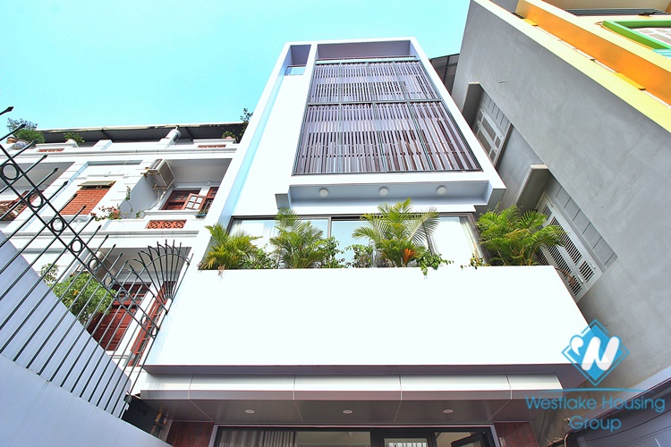 A new 6 beds house for rent in Au Co street, Tay Ho