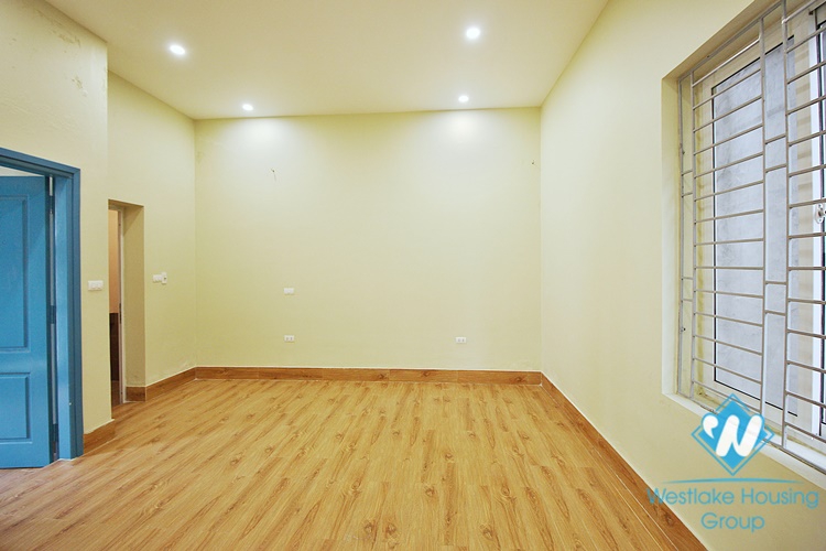 Unfurnished 3 beds house with big yard for rent in Lac Long Quan st, Tay Ho