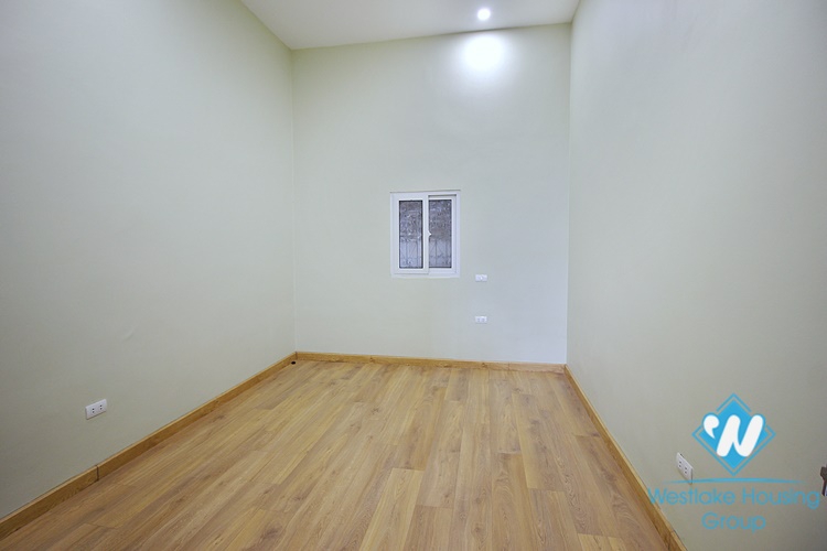 Unfurnished 3 beds house with big yard for rent in Lac Long Quan st, Tay Ho