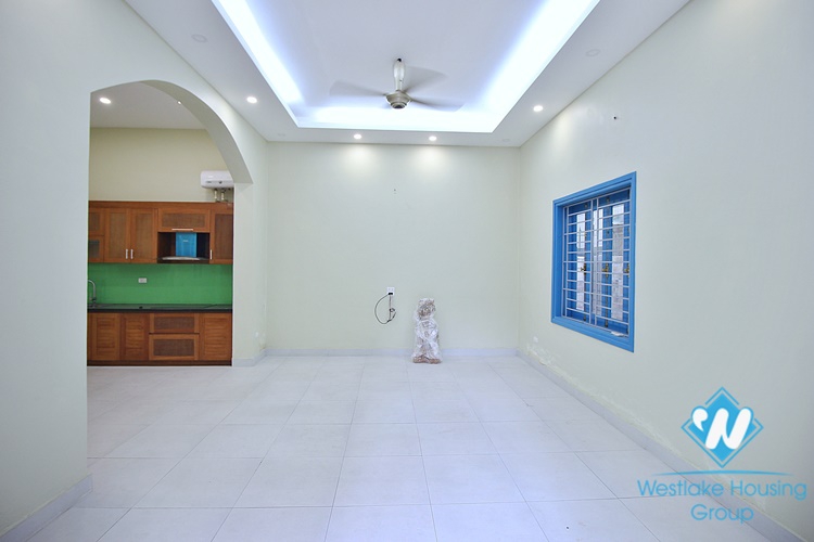 Unfurnished 3 beds house with big yard for rent in Lac Long Quan st, Tay Ho