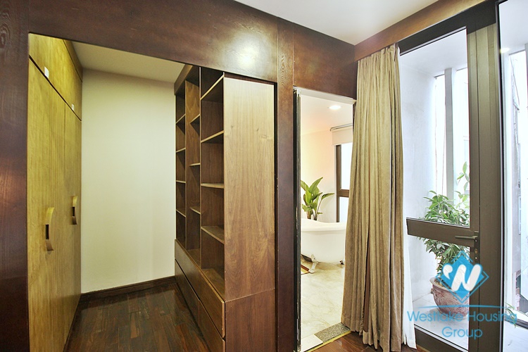 Spacious 4 beds apartment for rent in Dang Thai Mai area, Tay Ho