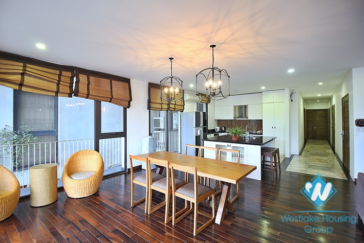 Spacious 4 beds apartment for rent in Dang Thai Mai area, Tay Ho