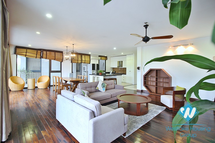 Spacious 4 beds apartment for rent in Dang Thai Mai area, Tay Ho