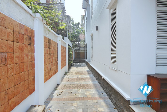 Modern and Elegant Lake view villa for rent in Tay Ho