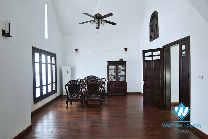 Modern and Elegant Lake view villa for rent in Tay Ho