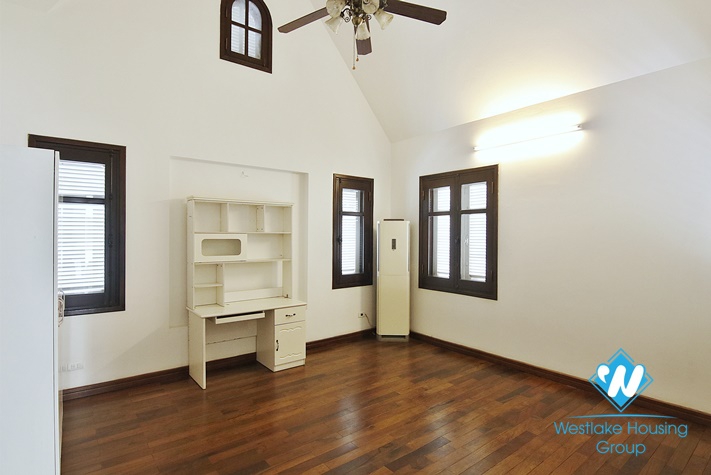 Modern and Elegant Lake view villa for rent in Tay Ho
