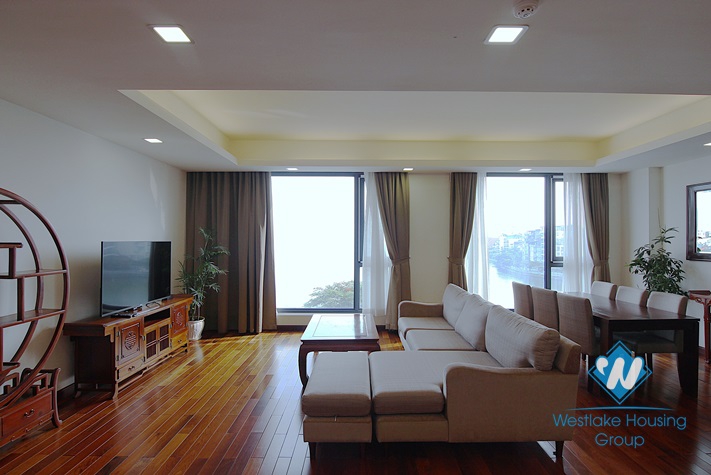 Lake view - 02 bedrooms apartment for rent in Xuan Dieu st