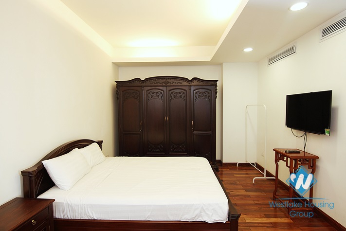 Lake view - 02 bedrooms apartment for rent in Xuan Dieu st