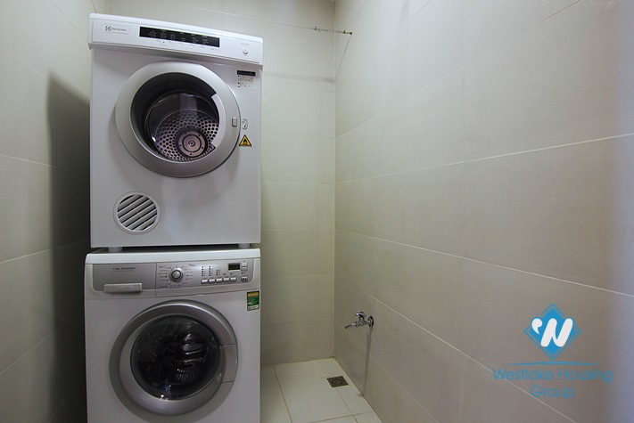 Lake view - 02 bedrooms apartment for rent in Xuan Dieu st