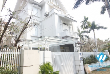 A massive 5 bedroom corner house in Ciputra T Block for rent
