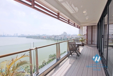 New and modern apartment with stunning view of Westlake and balcony