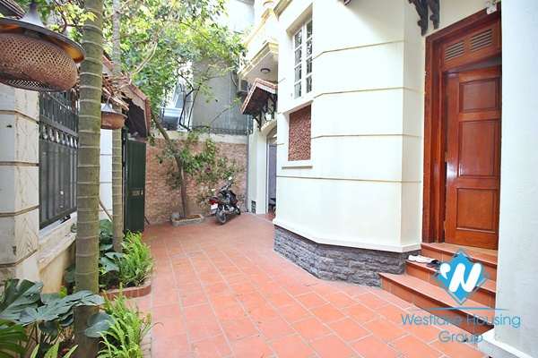 A spacious 5 bedroom house for rent in Nghi tam, Tay ho