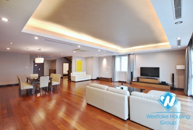 A beautiful service 4 bedroom apartment for rent in Dang thai mai, Tay ho, Ha noi 