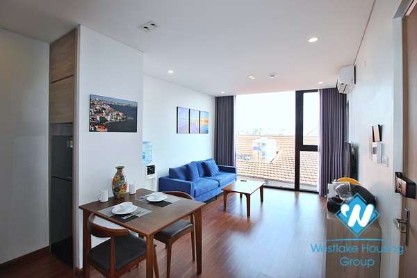 A modern 1 bedroom with lot of natural light in Xuan dieu