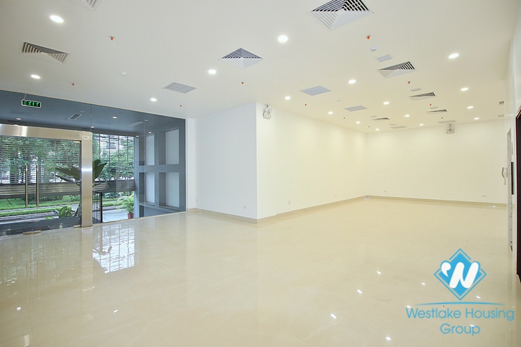 New and huge an office for rent in Tu Hoa street, Tay Ho