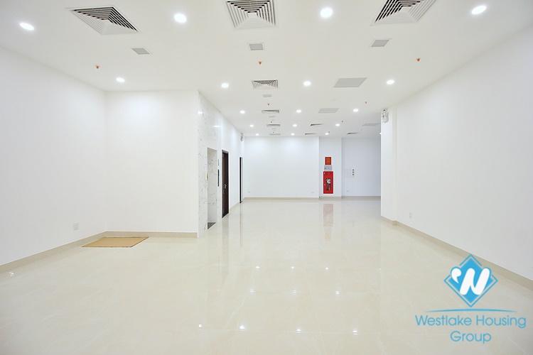 New and huge an office for rent in Tu Hoa street, Tay Ho