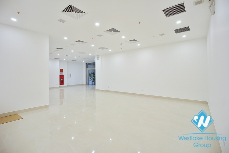 New and huge an office for rent in Tu Hoa street, Tay Ho