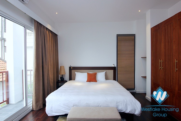 Luxurious 4 beds aparment for rent in Xom Chua, Dang Thai Mai area, Tay Ho