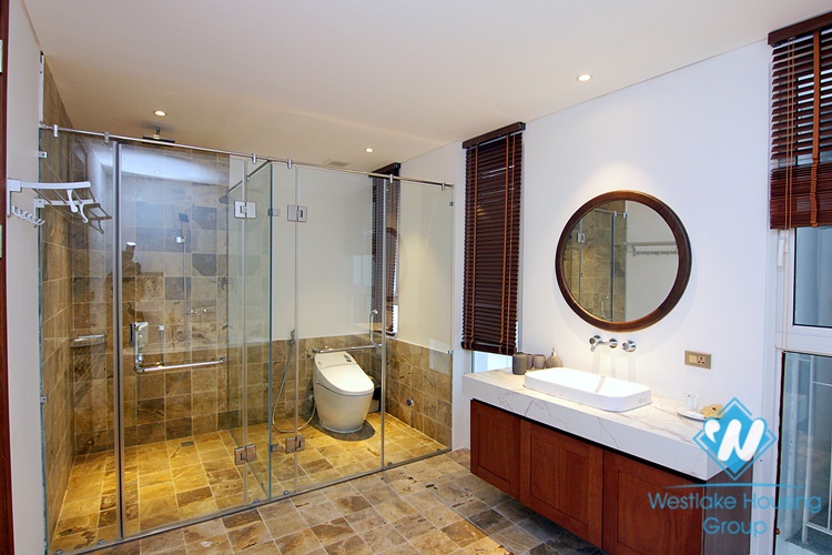 Luxurious 4 beds aparment for rent in Xom Chua, Dang Thai Mai area, Tay Ho