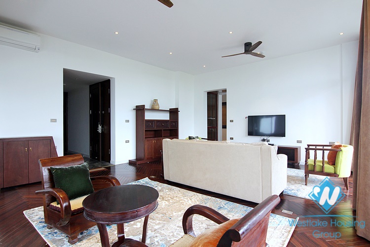 Luxurious 4 beds aparment for rent in Xom Chua, Dang Thai Mai area, Tay Ho