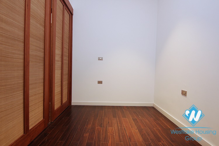 Luxurious 4 beds aparment for rent in Xom Chua, Dang Thai Mai area, Tay Ho