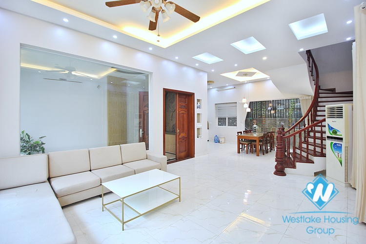 New house for rent in Au Co street, Tay Ho, Hanoi