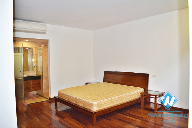 Beautiful and nice house for rent in Tay Ho area , Ha Noi.